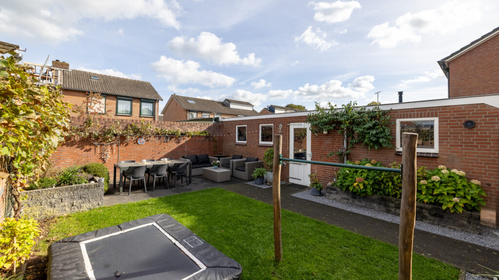 Twee-onder-één-kap te koop: Prins Willem-Alexanderstraat 7, Wehl